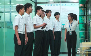 新疆文孚技工学校