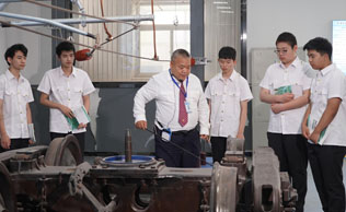 新疆文孚技工学校